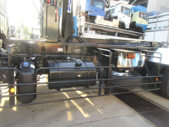 三菱ふそうスーパーグレートコンテナ専用車大型（10t）[写真15]