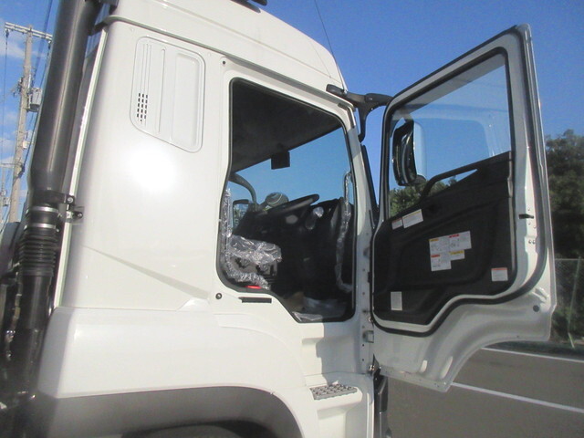 三菱ふそうスーパーグレートコンテナ専用車大型（10t）[写真16]