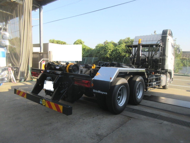 三菱ふそうスーパーグレートコンテナ専用車大型（10t）[写真02]