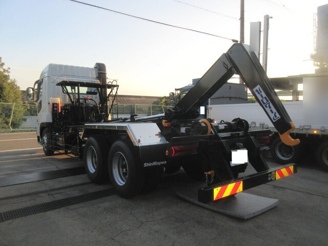 三菱ふそうスーパーグレートコンテナ専用車大型（10t）[写真06]