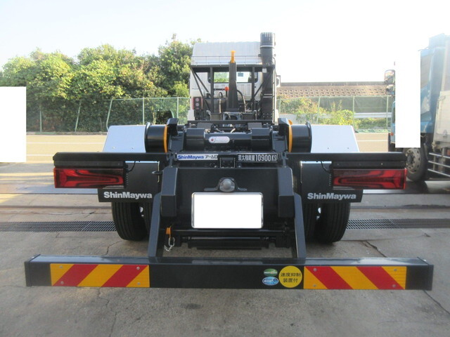 三菱ふそうスーパーグレートコンテナ専用車大型（10t）[写真07]