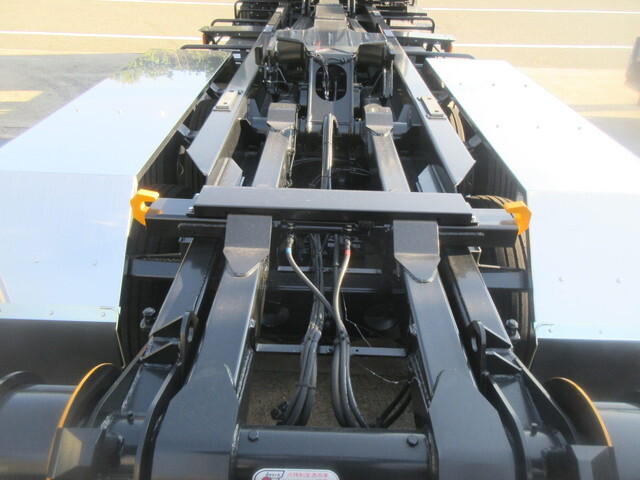 三菱ふそうスーパーグレートコンテナ専用車大型（10t）[写真08]