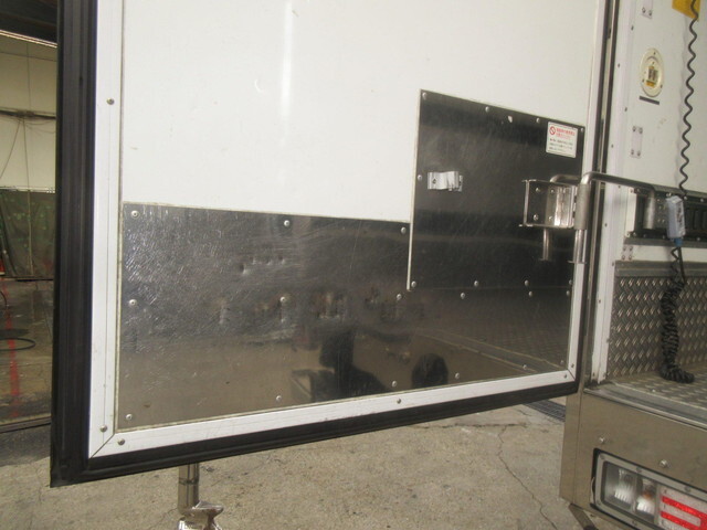 日野レンジャー冷凍車（冷蔵車）中型（4t）[写真08]