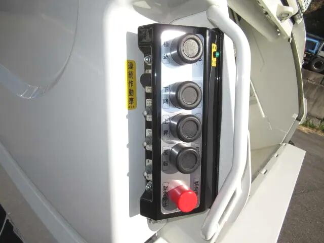 日野デュトロパッカー車（塵芥車）小型（2t・3t）[写真12]