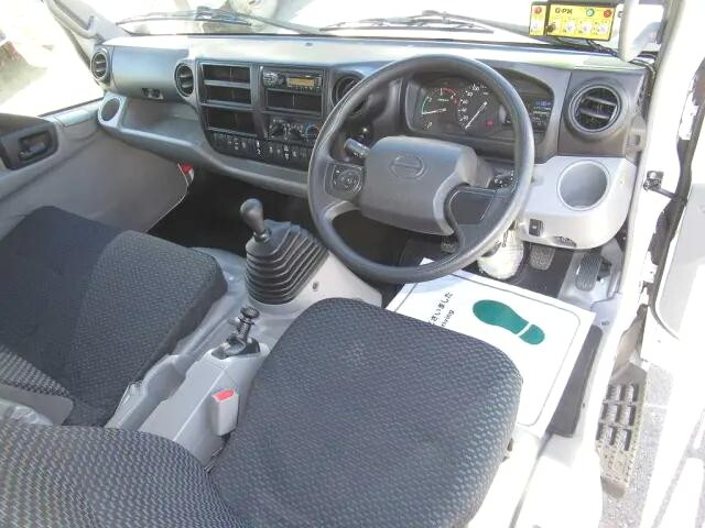 日野デュトロパッカー車（塵芥車）小型（2t・3t）[写真17]