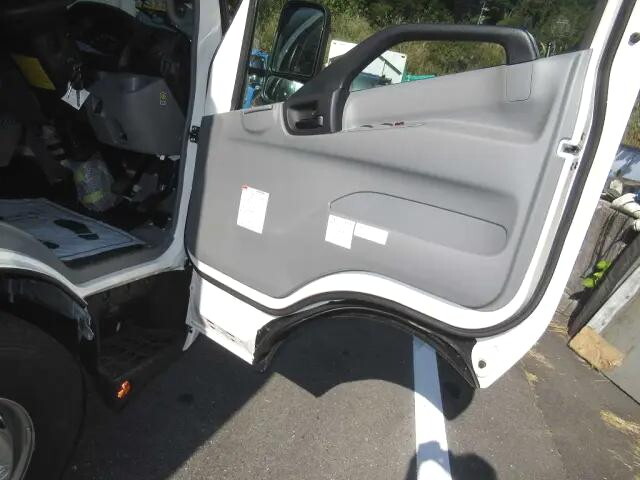 日野デュトロパッカー車（塵芥車）小型（2t・3t）[写真23]