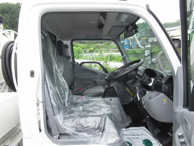 日野デュトロタンク車（タンクローリー）小型（2t・3t）[写真21]