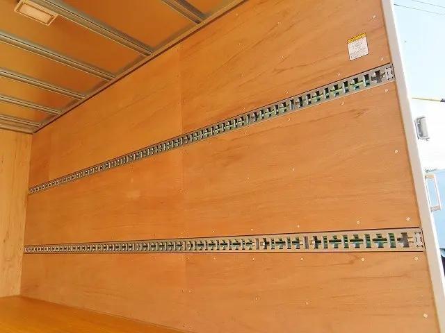 日野デュトロアルミバン小型（2t・3t）[写真27]