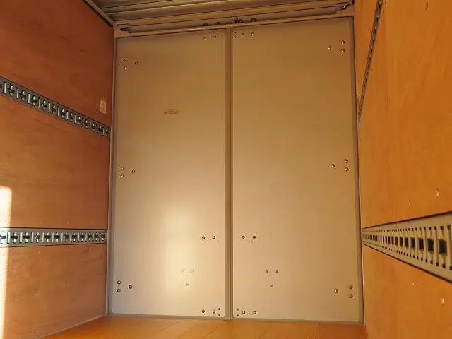 日野デュトロアルミバン小型（2t・3t）[写真28]