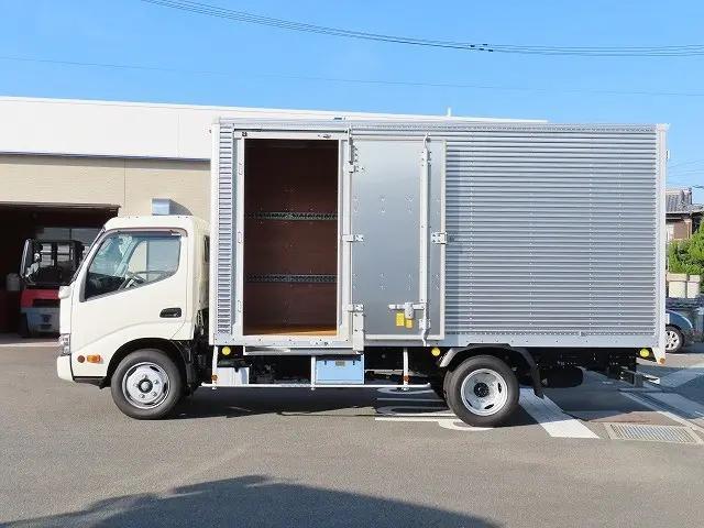 日野デュトロアルミバン小型（2t・3t）[写真08]