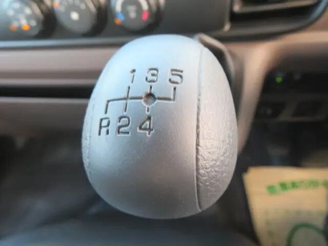 三菱ふそうキャンターダンプ小型（2t・3t）[写真17]