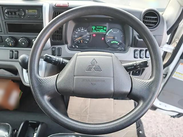 三菱ふそうキャンター平ボディ小型（2t・3t）[写真04]