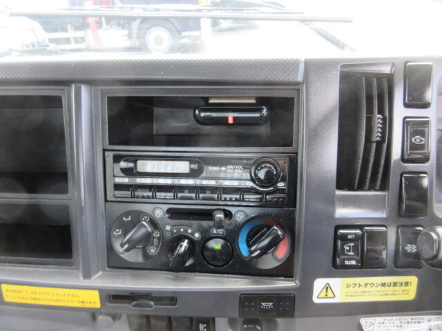 いすゞフォワードダンプ中型（4t）[写真12]