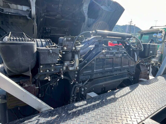 UDトラックスクオンコンテナ専用車大型（10t）[写真12]