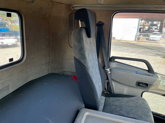 UDトラックスクオンコンテナ専用車大型（10t）[写真25]