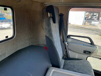 UDトラックスクオンコンテナ専用車大型（10t）[写真26]