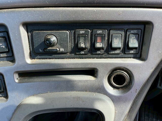 UDトラックスクオンコンテナ専用車大型（10t）[写真27]