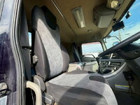 UDトラックスクオンコンテナ専用車大型（10t）[写真34]