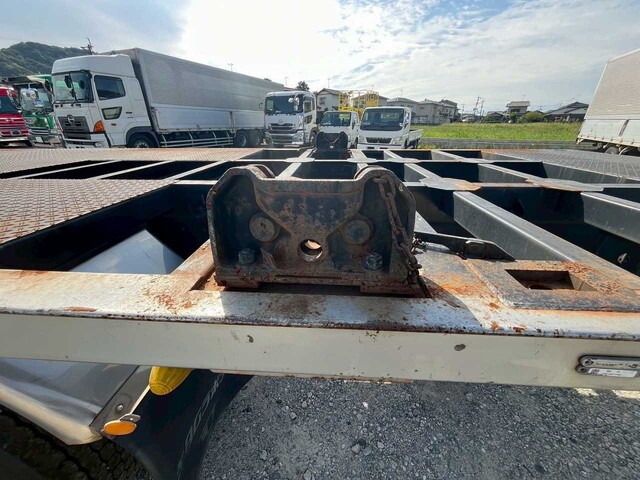 UDトラックスクオンコンテナ専用車大型（10t）[写真05]