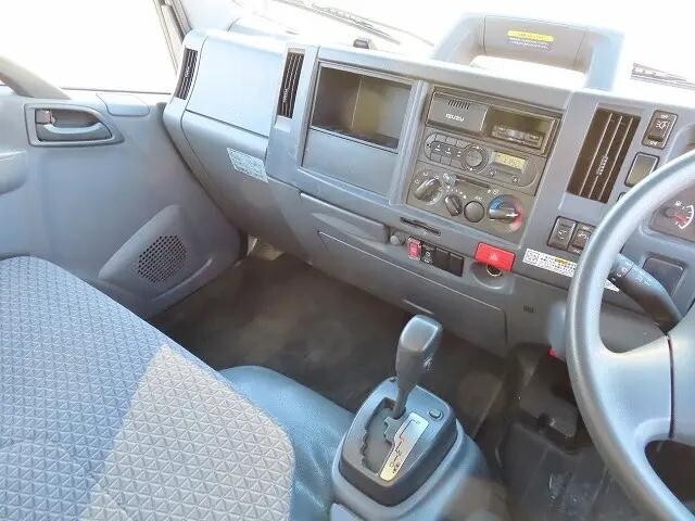 いすゞエルフアルミバン小型（2t・3t）[写真13]