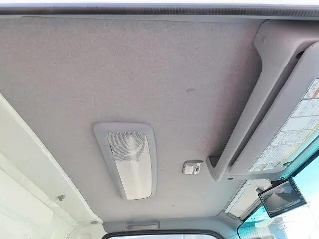 いすゞエルフアルミバン小型（2t・3t）[写真17]