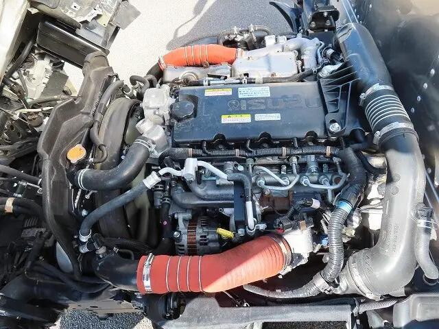 いすゞエルフアルミバン小型（2t・3t）[写真29]