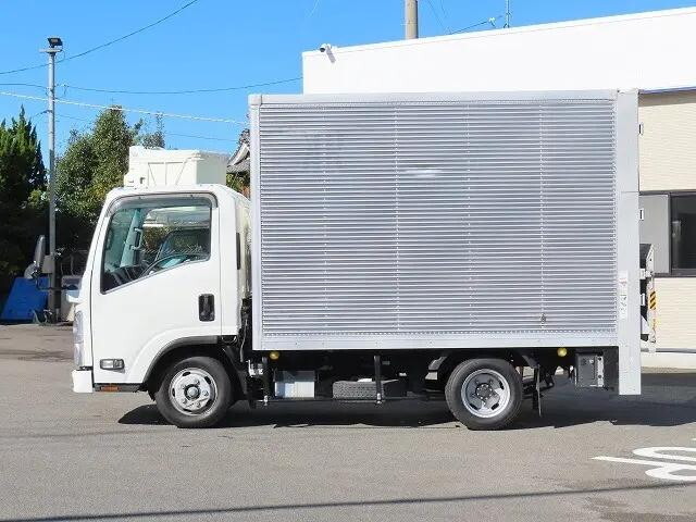 いすゞエルフアルミバン小型（2t・3t）[写真03]