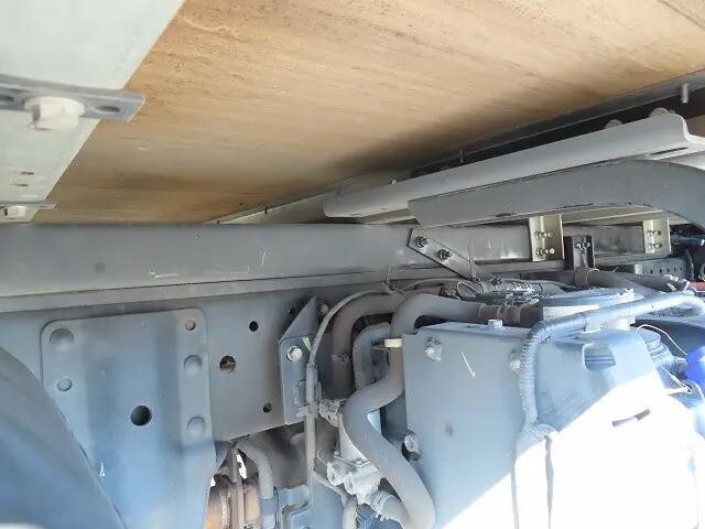 いすゞエルフアルミバン小型（2t・3t）[写真35]