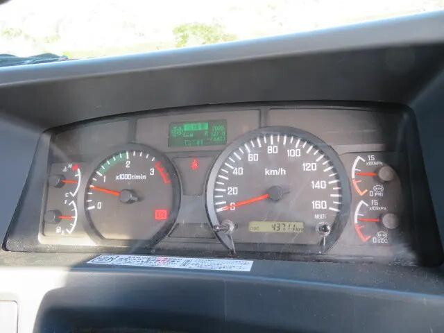 いすゞフォワードクレーン4段中型（4t）[写真10]