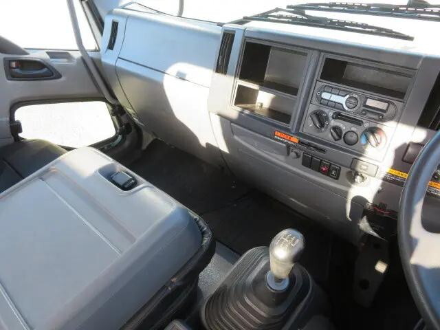 いすゞフォワードクレーン4段中型（4t）[写真13]