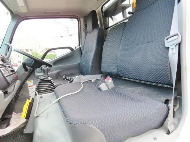 日野デュトロコンテナ専用車小型（2t・3t）[写真10]