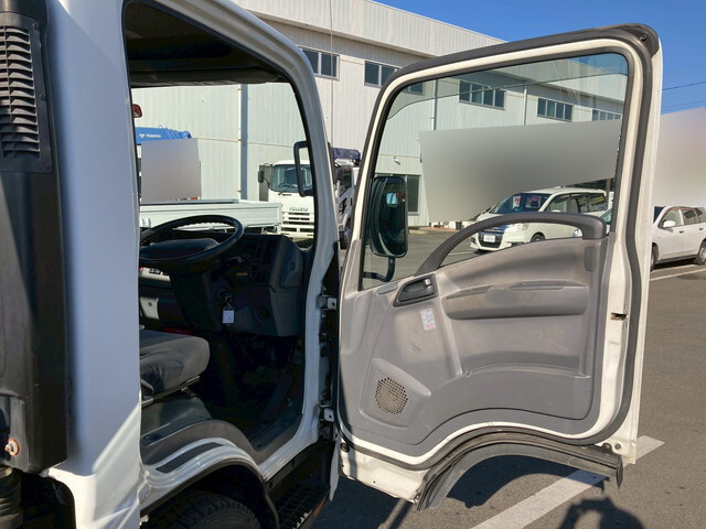 いすゞエルフクレーン4段小型（2t・3t）[写真31]