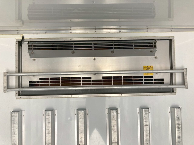 三菱ふそうキャンター冷凍車（冷蔵車）小型（2t・3t）[写真10]