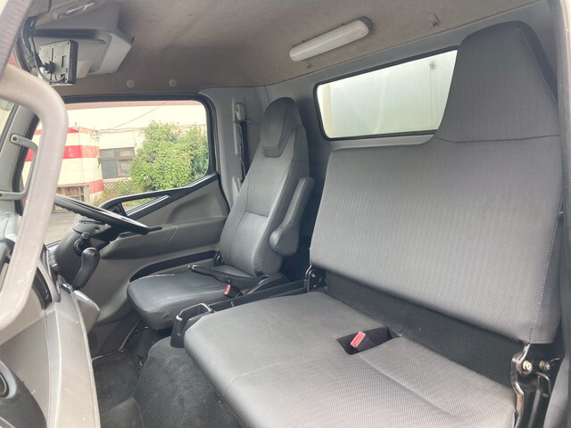 三菱ふそうキャンター冷凍車（冷蔵車）小型（2t・3t）[写真28]