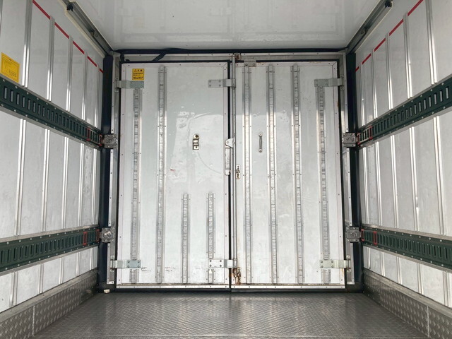 三菱ふそうキャンター冷凍車（冷蔵車）小型（2t・3t）[写真07]