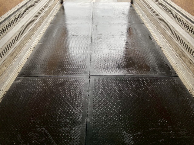 いすゞフォワードアルミウイング中型（4t）[写真12]