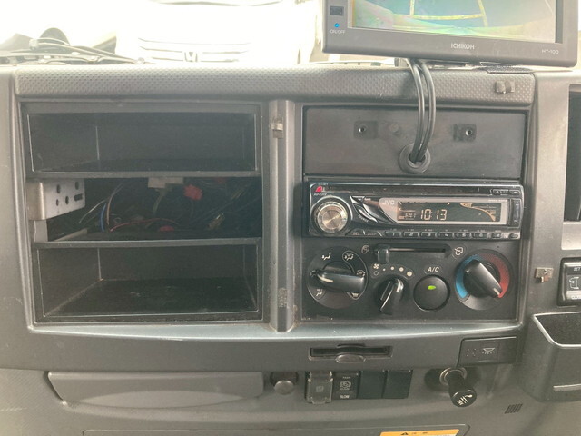 いすゞフォワードアルミウイング中型（4t）[写真24]