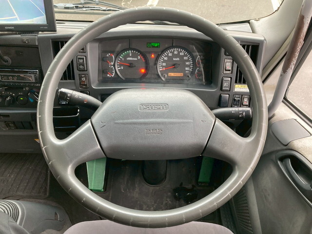 いすゞフォワードアルミウイング中型（4t）[写真26]