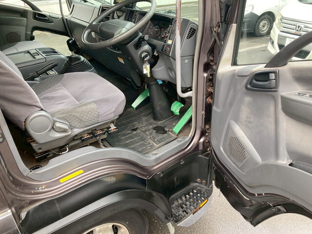 いすゞフォワードアルミウイング中型（4t）[写真28]