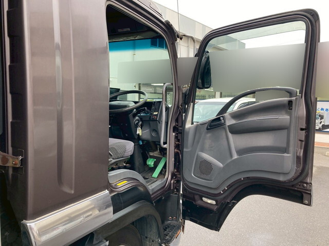 いすゞフォワードアルミウイング中型（4t）[写真29]