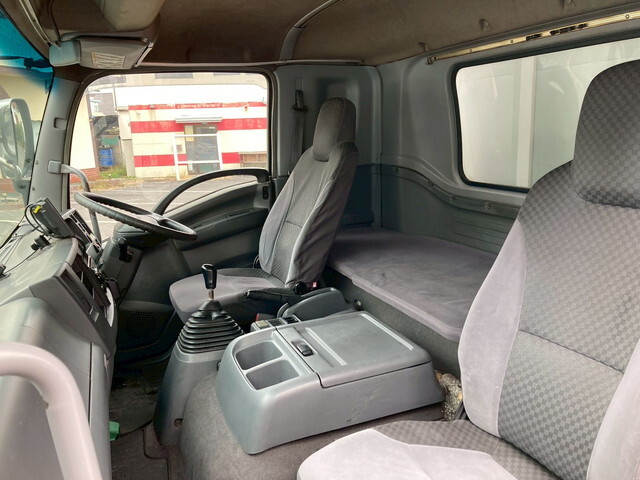 いすゞフォワードアルミウイング中型（4t）[写真30]