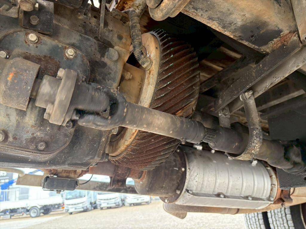 UDトラックスコンドルセルフローダー増トン（6t・8t）[写真15]