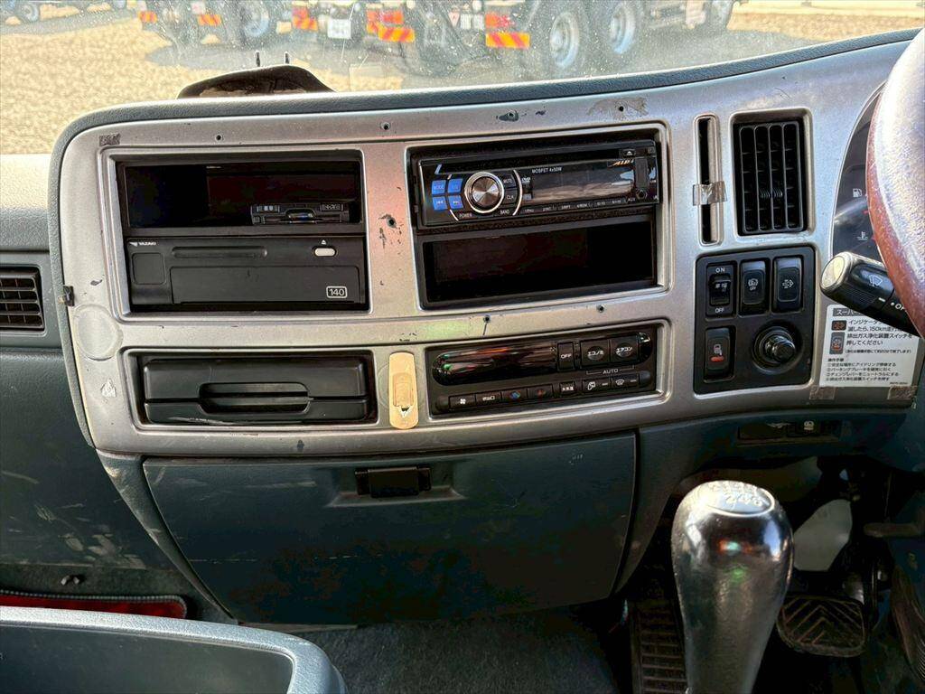 UDトラックスコンドルセルフローダー増トン（6t・8t）[写真20]