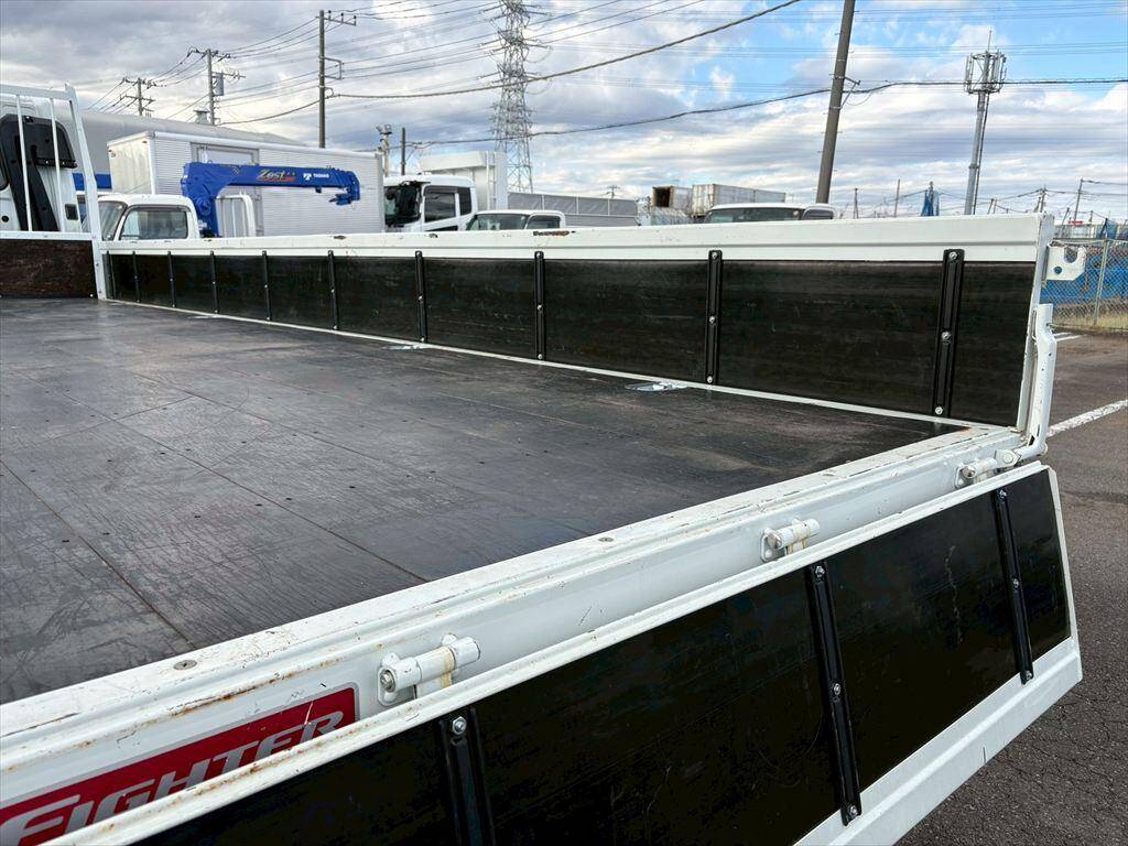 三菱ふそうファイター平ボディ中型（4t）[写真10]