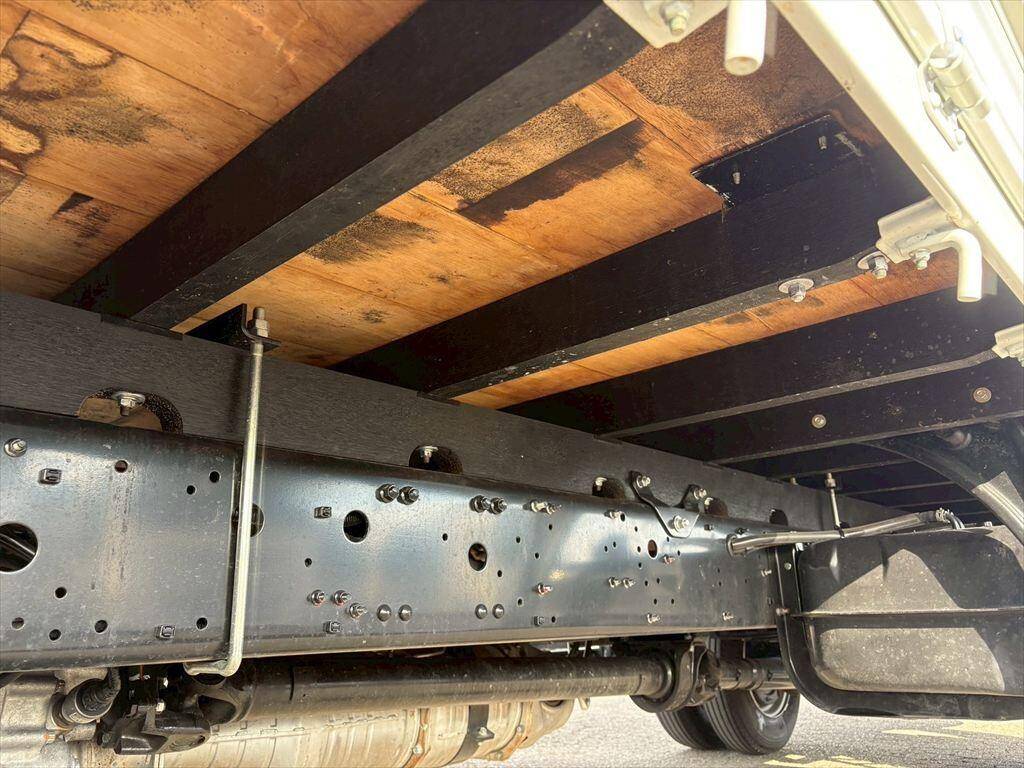 三菱ふそうファイター平ボディ中型（4t）[写真12]