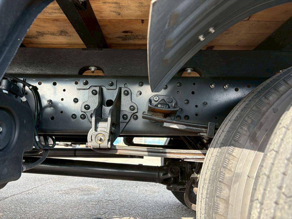 三菱ふそうファイター平ボディ中型（4t）[写真13]