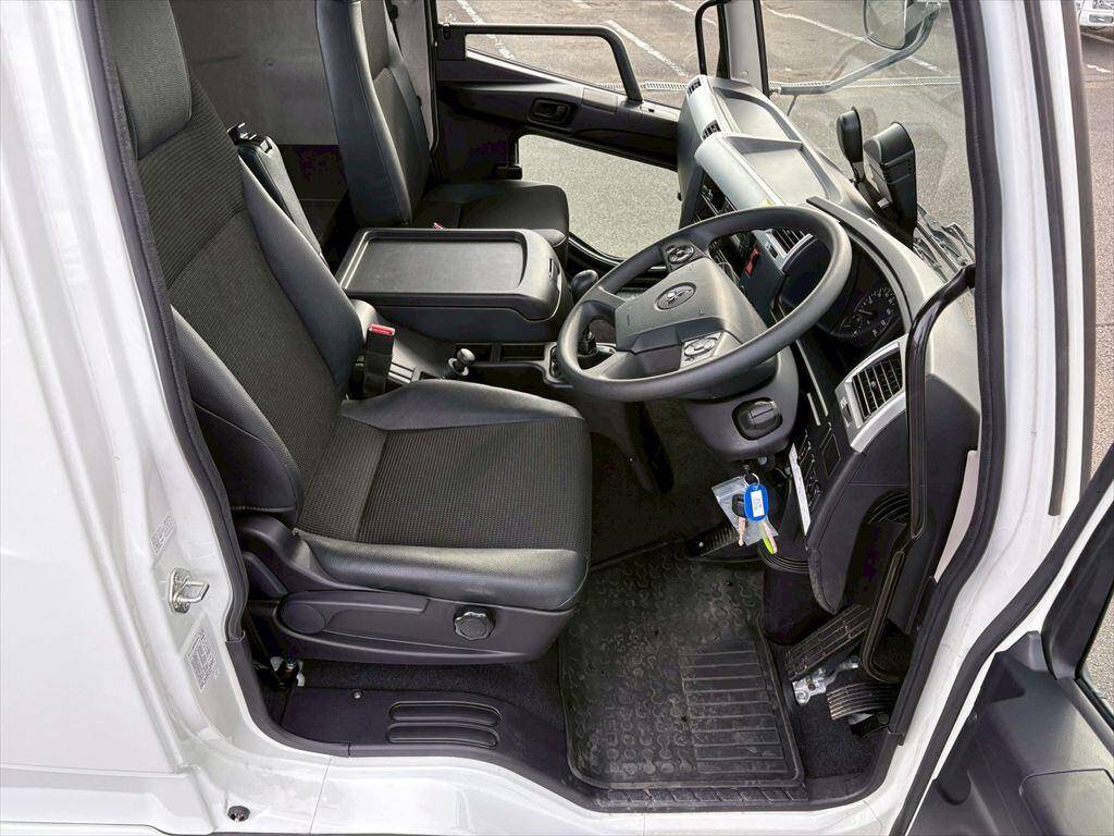 三菱ふそうファイター平ボディ中型（4t）[写真19]