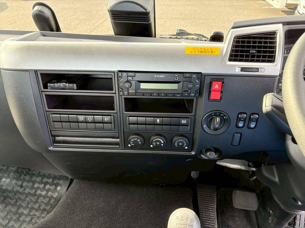 三菱ふそうファイター平ボディ中型（4t）[写真20]