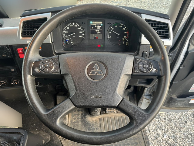 三菱ふそうファイタークレーン3段中型（4t）[写真35]