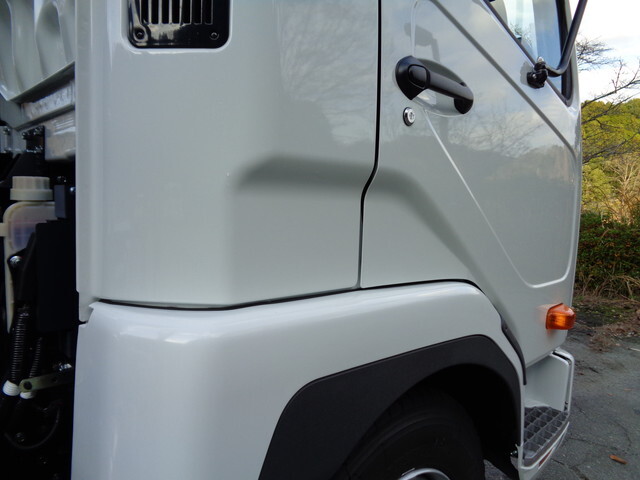 三菱ふそうファイターコンテナ専用車中型（4t）[写真10]